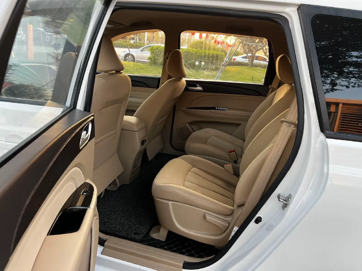 2020 WuLing 730 1.5L 105HP L4 6MT,autocango,china used car exporter,china ev exporter,chinese used car exporter,chinese used ev exporter