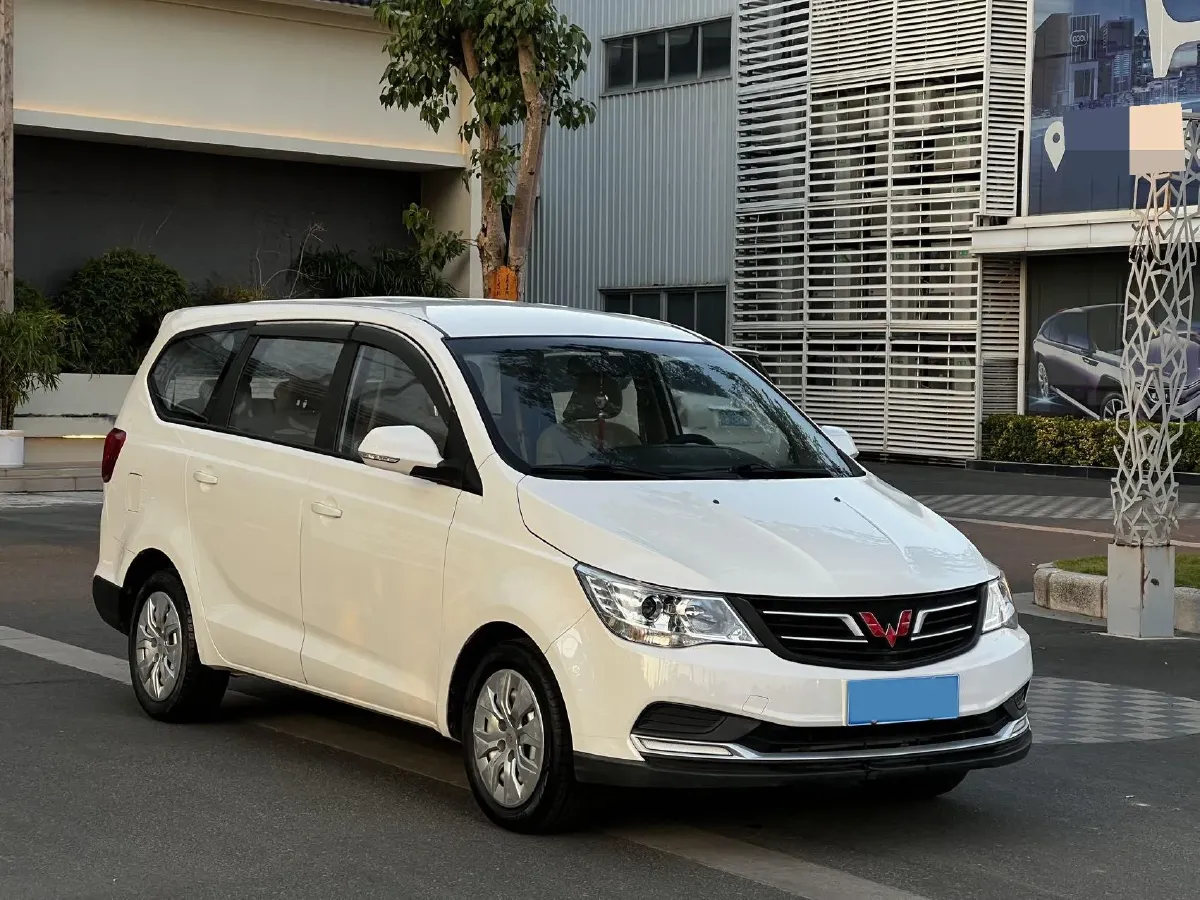 2020 WuLing 730 1.5L 105HP L4 6MT,autocango,china used car exporter,china ev exporter,chinese used car exporter,chinese used ev exporter