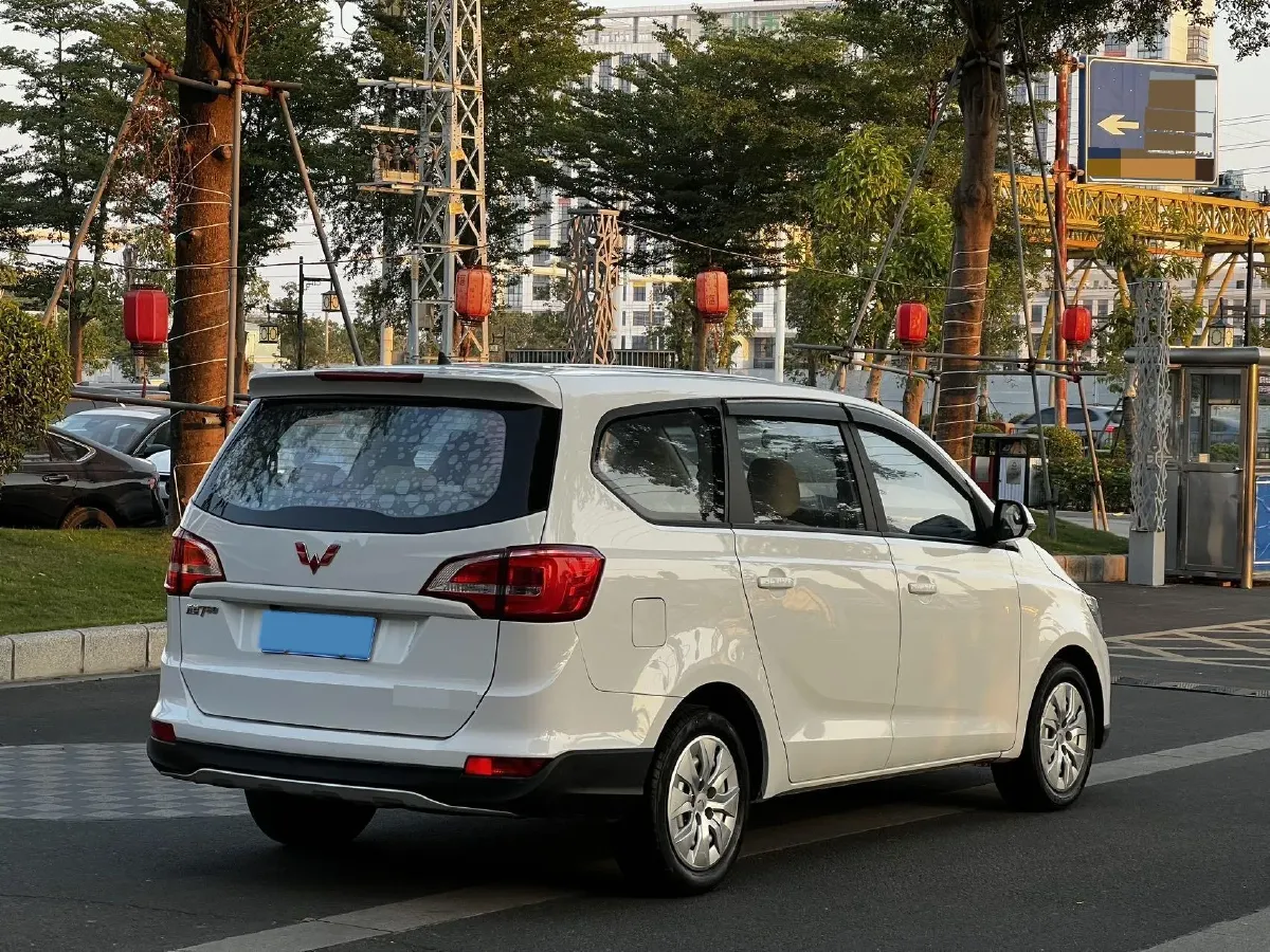 2020 WuLing 730 1.5L 105HP L4 6MT,autocango,china used car exporter,china ev exporter,chinese used car exporter,chinese used ev exporter