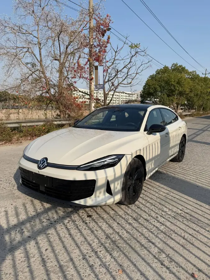 2026 Volkswagen Lamando 2.0T 220HP L4 7DCT