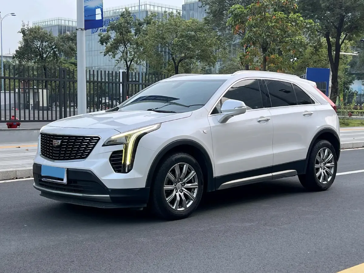 2020 Cadillac XT4 2.0T 241HP L4 9AT