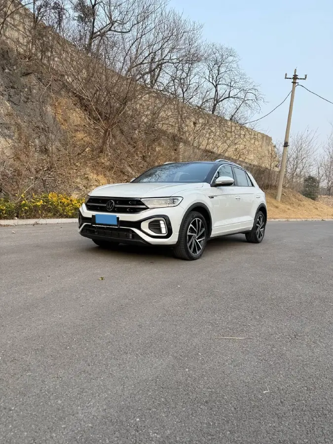 2023 Volkswagen T-Roc 1.5T 160HP L4 7DCT