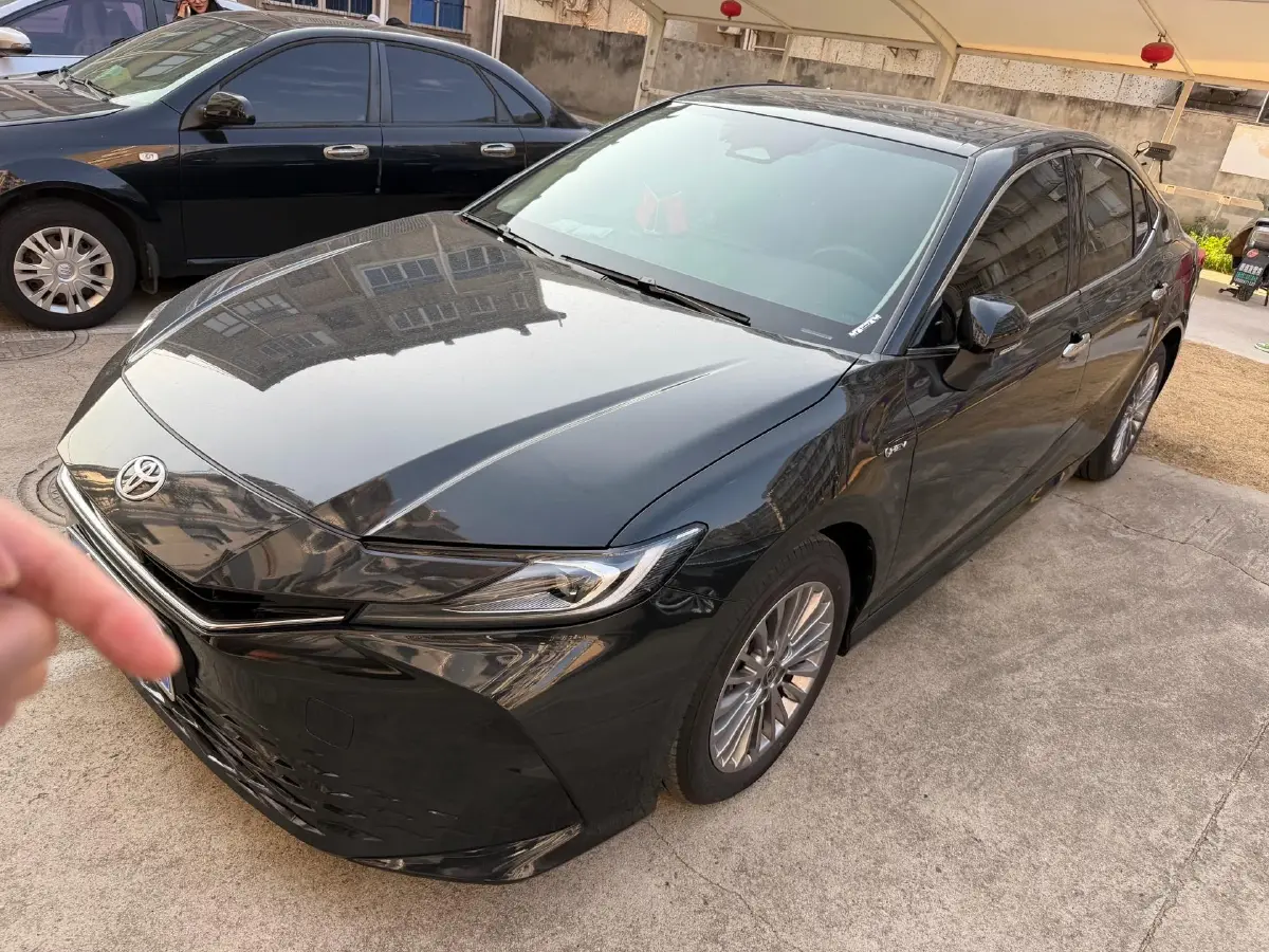 2024 Toyota Camry 2.0L 152HP L4 E-CVT Hybrid