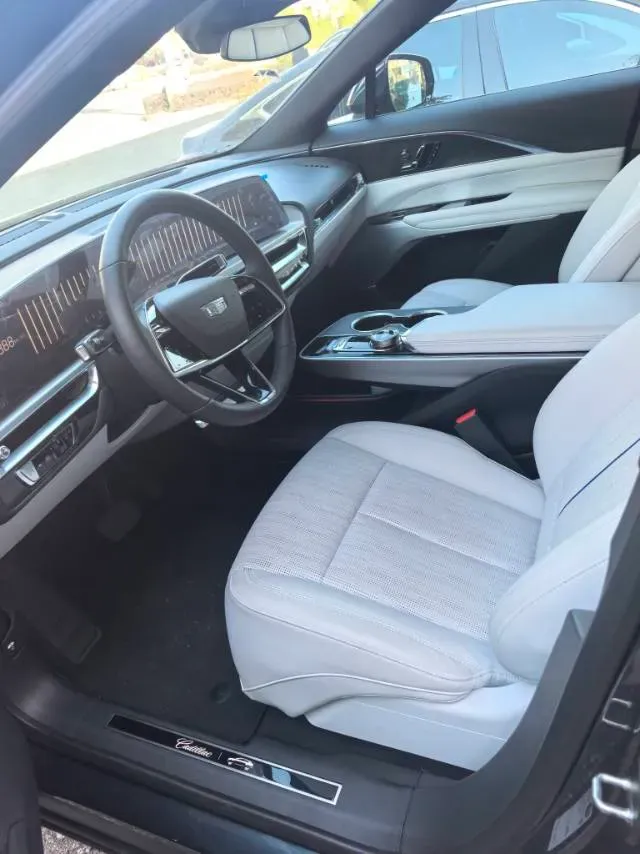 2024 Cadillac IQ Lyriq BEV 68.4KWH,autocango,china used car exporter,china ev exporter,chinese used car exporter,chinese used ev exporter