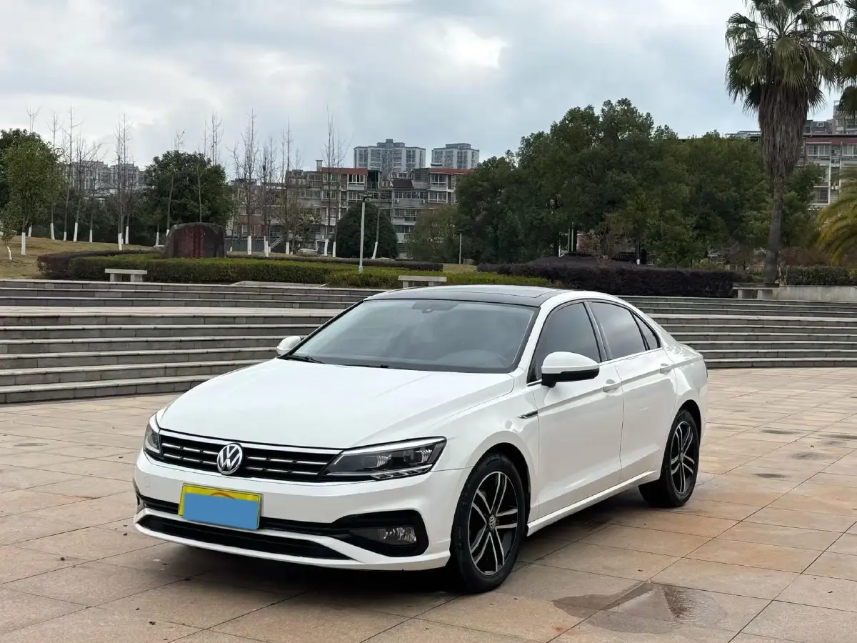2019 Volkswagen Passat 1.4T 150HP L4 7DCT