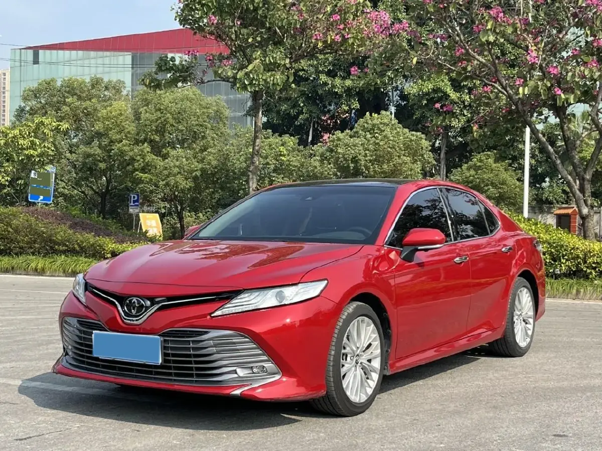 2019 Toyota Camry 2.5L 209HP L4 8AT