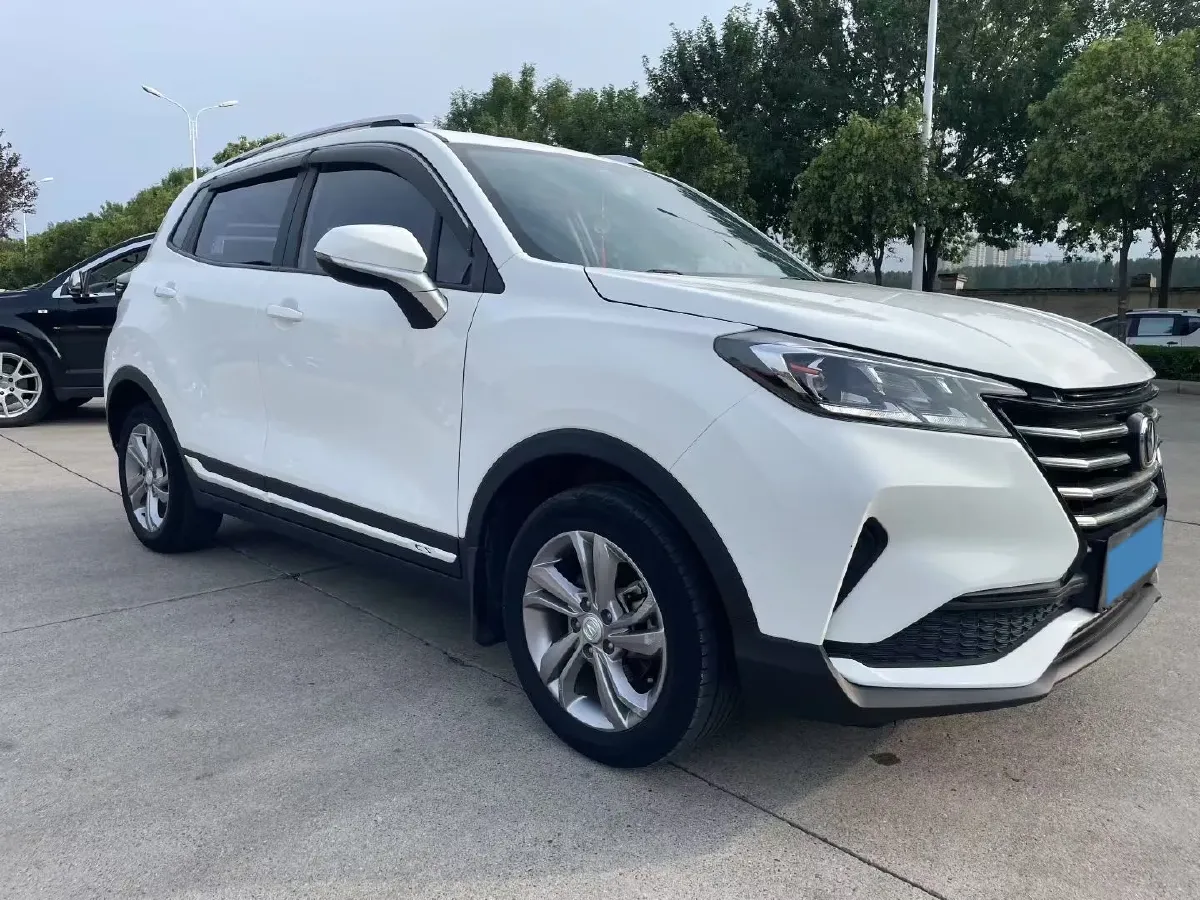 2019 ChangAn CS15 1.5L 107HP L4 5DCT,autocango,china used car exporter,china ev exporter,chinese used car exporter,chinese used ev exporter