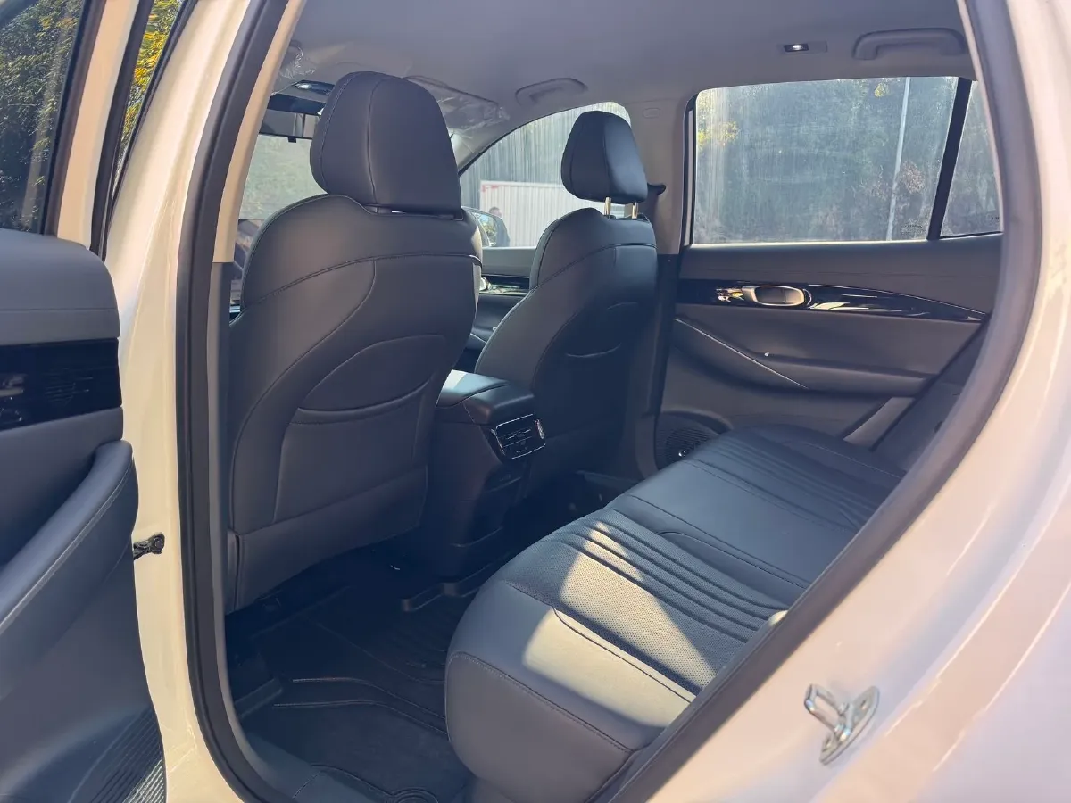 2024 LanDian E5 1.5L 110HP L4 E-CVT PHEV 17.52KWH,autocango,china used car exporter,china ev exporter,chinese used car exporter,chinese used ev exporter