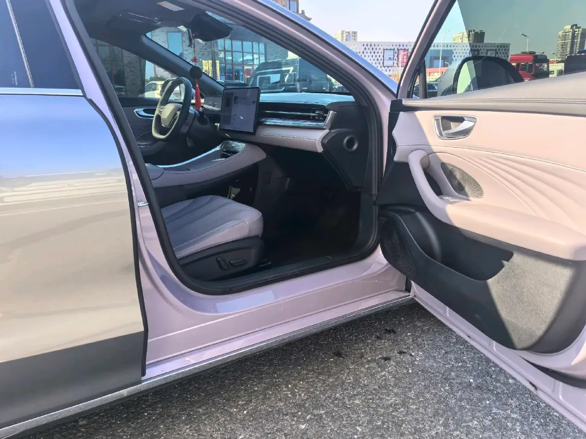 2025 Roewe M7 DMH 1.5L 112HP L4 1DHT PHEV,autocango,china used car exporter,china ev exporter,chinese used car exporter,chinese used ev exporter