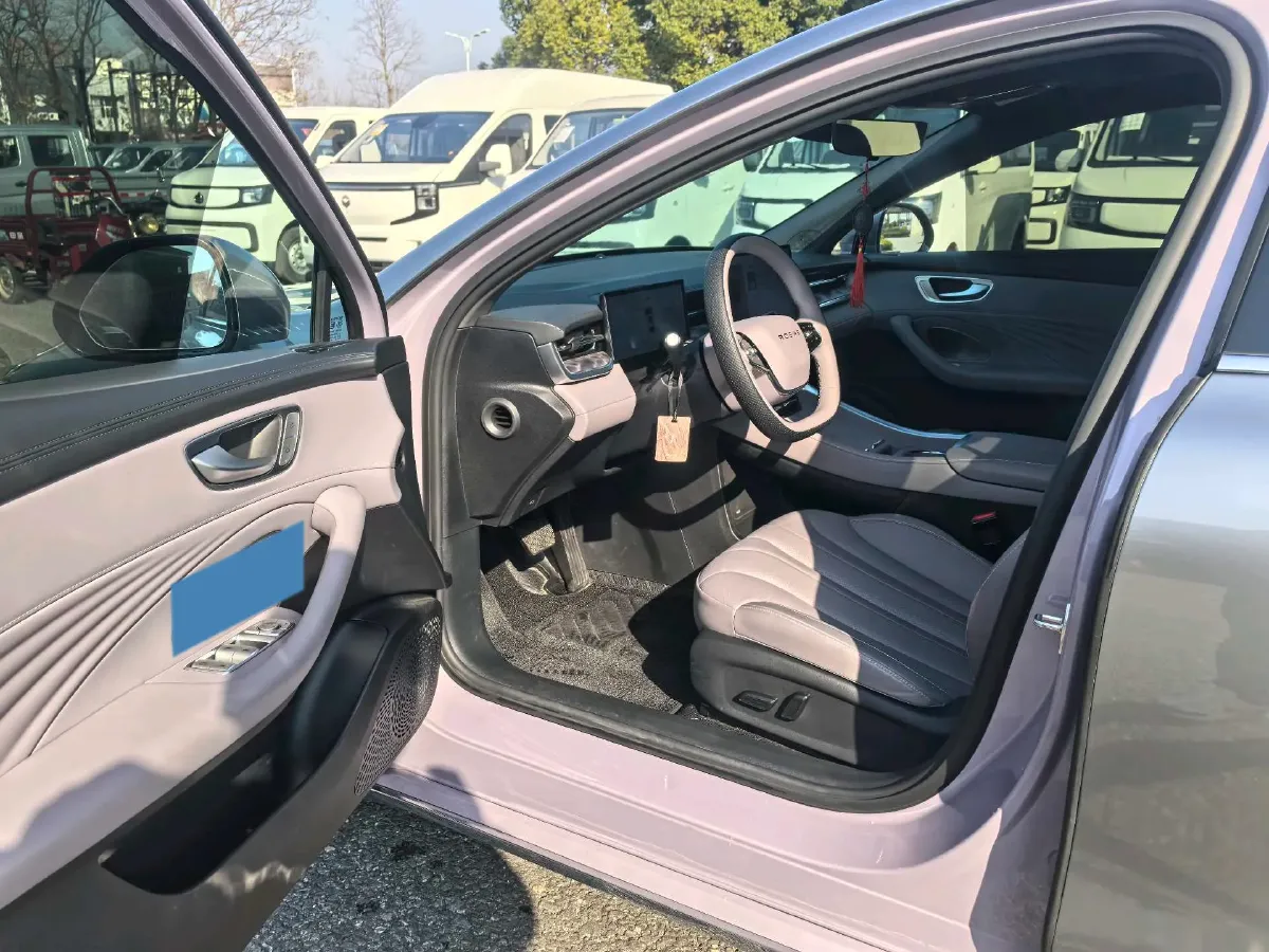 2025 Roewe M7 DMH 1.5L 112HP L4 1DHT PHEV,autocango,china used car exporter,china ev exporter,chinese used car exporter,chinese used ev exporter