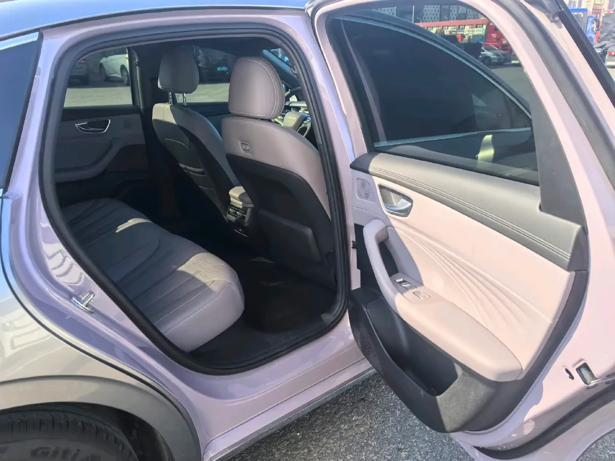 2025 Roewe M7 DMH 1.5L 112HP L4 1DHT PHEV,autocango,china used car exporter,china ev exporter,chinese used car exporter,chinese used ev exporter