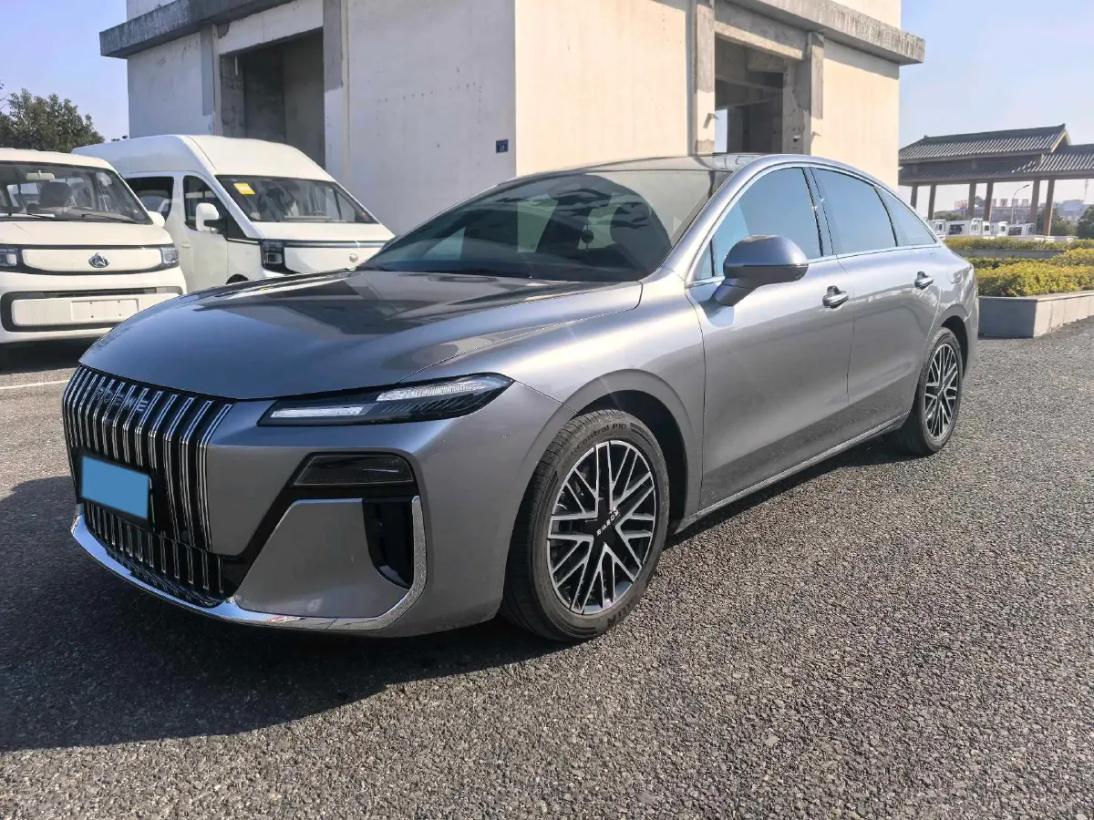 2025 Roewe M7 DMH 1.5L 112HP L4 1DHT PHEV,autocango,china used car exporter,china ev exporter,chinese used car exporter,chinese used ev exporter