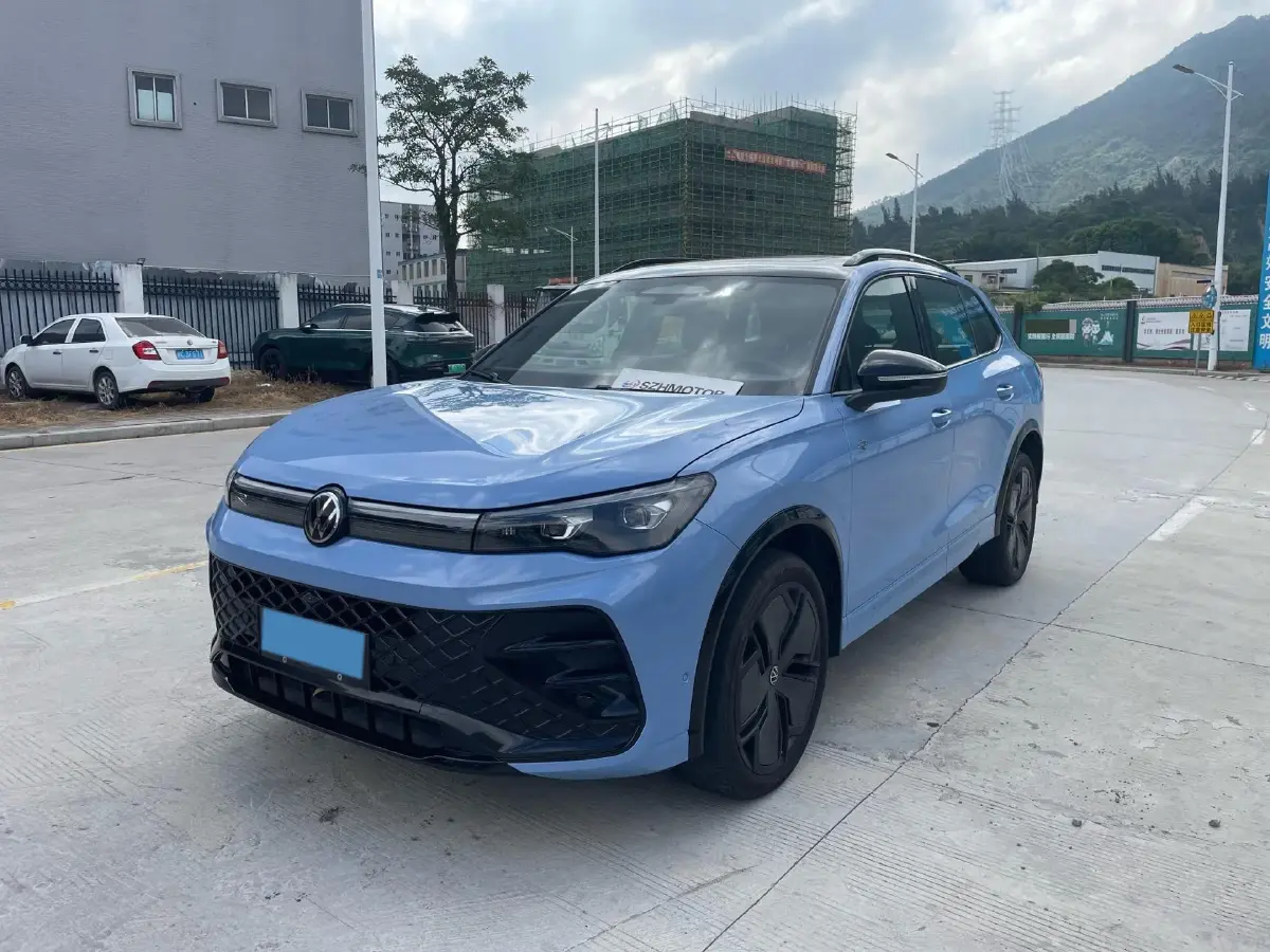 2024 Volkswagen Tiguan L 2.0T 220HP L4 7DCT