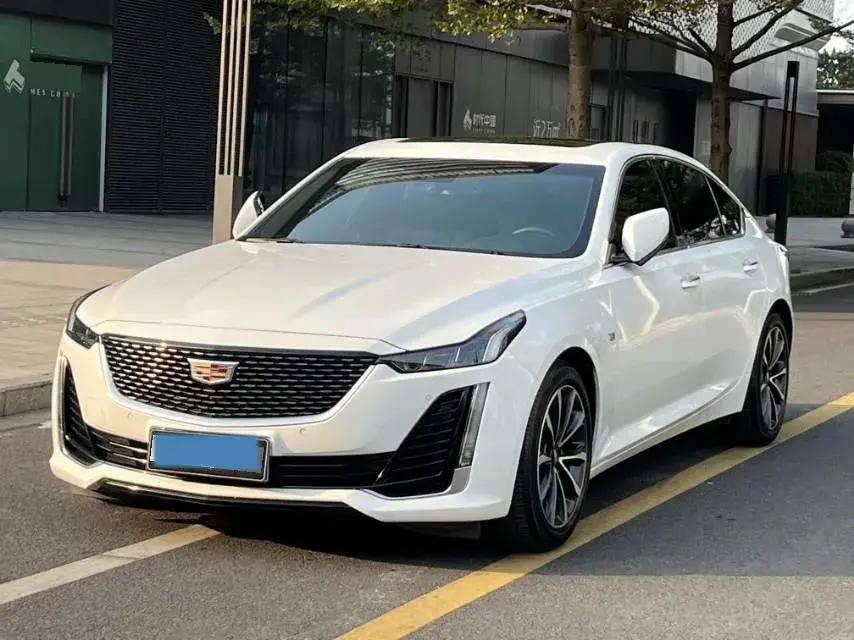 2022 Cadillac CT5 2.0T 237HP L4 10AT