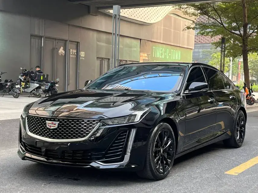 2022 Cadillac CT5 2.0T 237HP L4 10AT