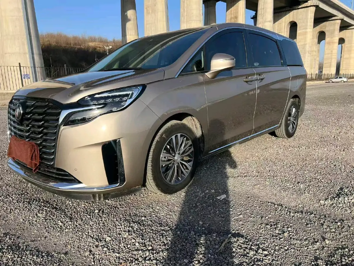 2025 Buick GL8 2.0T 237HP L4 9AT