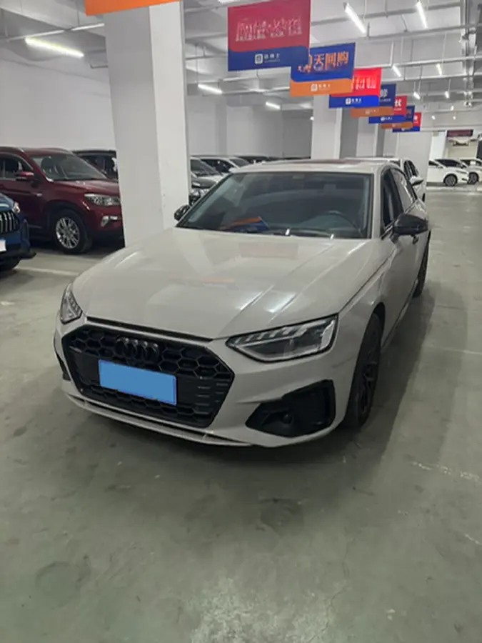 2022 Audi A4L 2.0T 190HP L4 7DCT