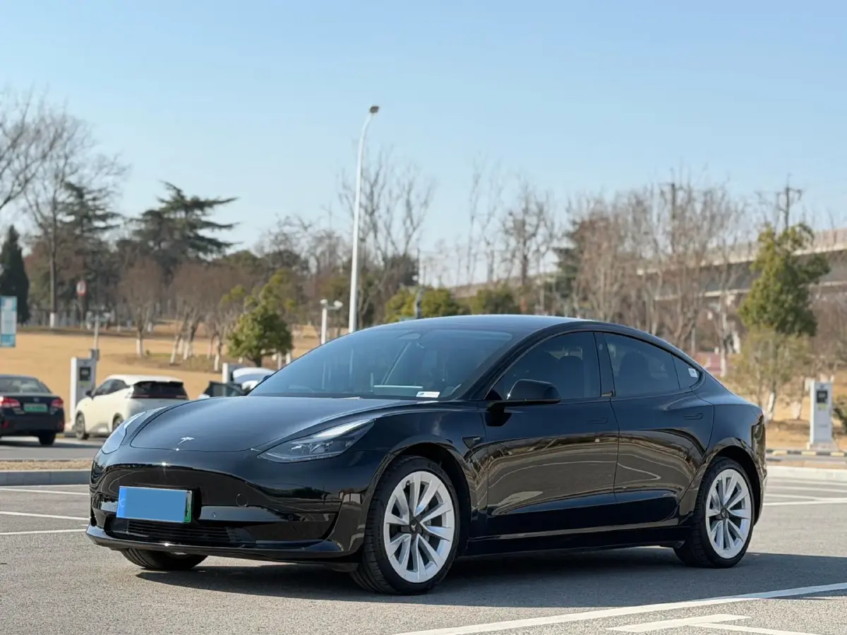 2022 Tesla Model 3 BEV 60KWH