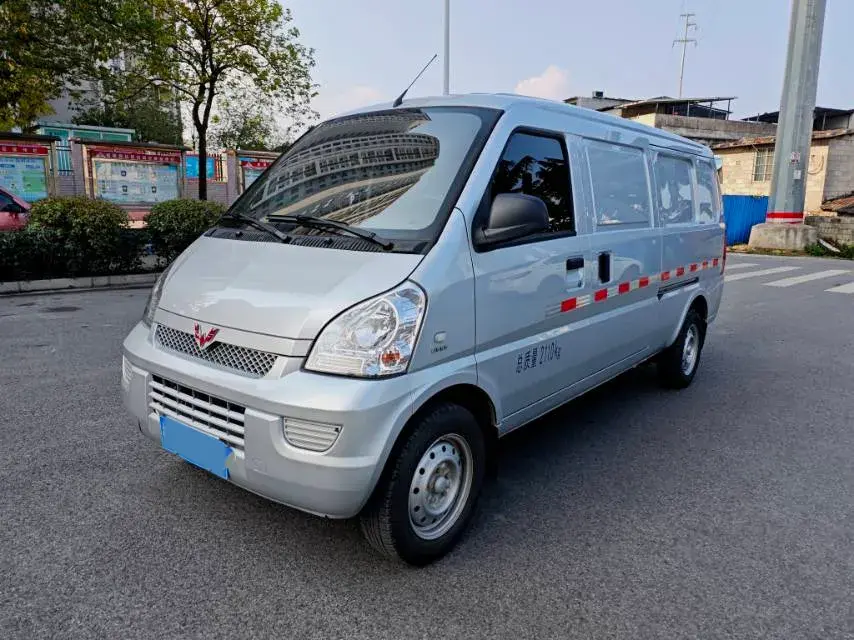2021 WuLing RongGuang New Truck 1.5L 99HP L4 5MT