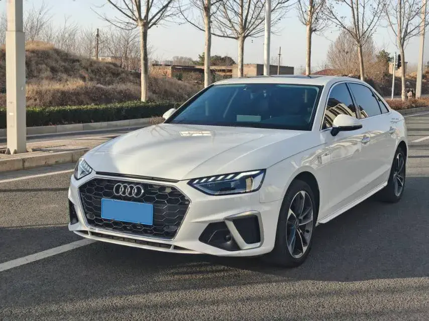2022 Audi A4L 2.0T 190HP L4 7DCT