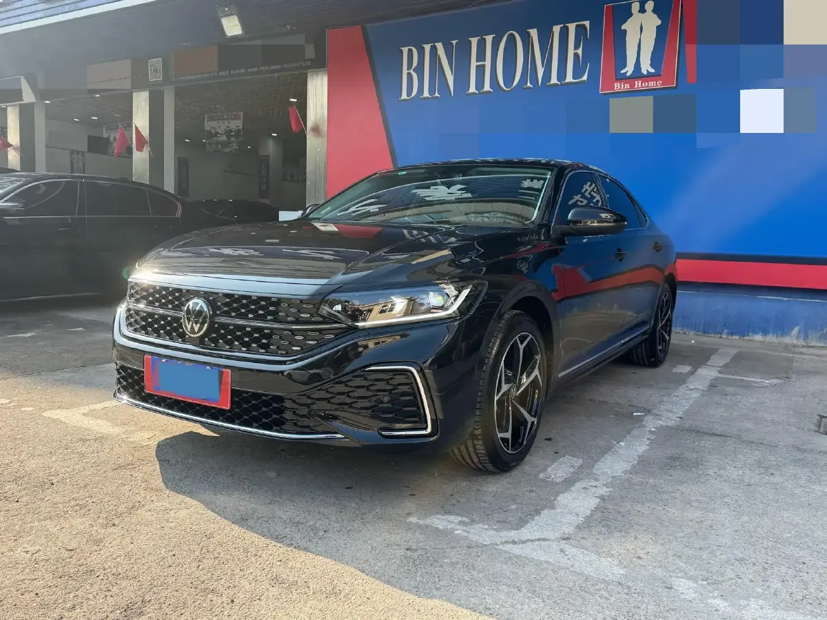 2025 Volkswagen Passat 2.0T 186HP L4 7DCT