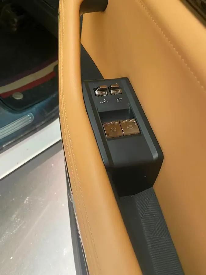 2021 Kia Carnival 2.0T 233HP L4 8AT,autocango,china used car exporter,china ev exporter,chinese used car exporter,chinese used ev exporter