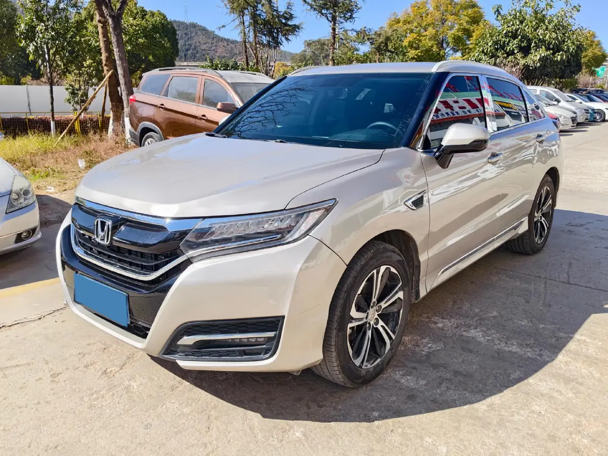 2017 Honda UR-V 2.0T 272HP L4 9AT