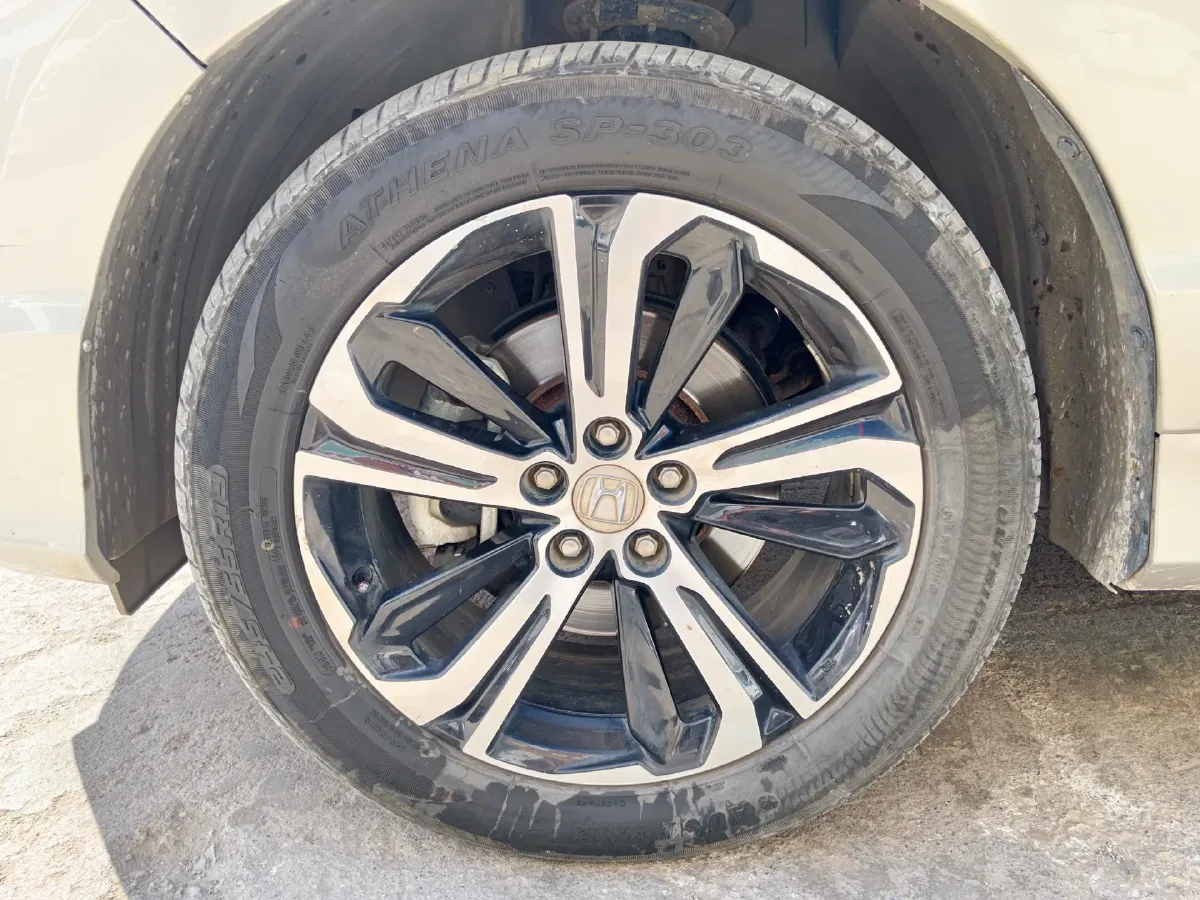 2017 Honda UR-V 2.0T 272HP L4 9AT,autocango,china used car exporter,china ev exporter,chinese used car exporter,chinese used ev exporter