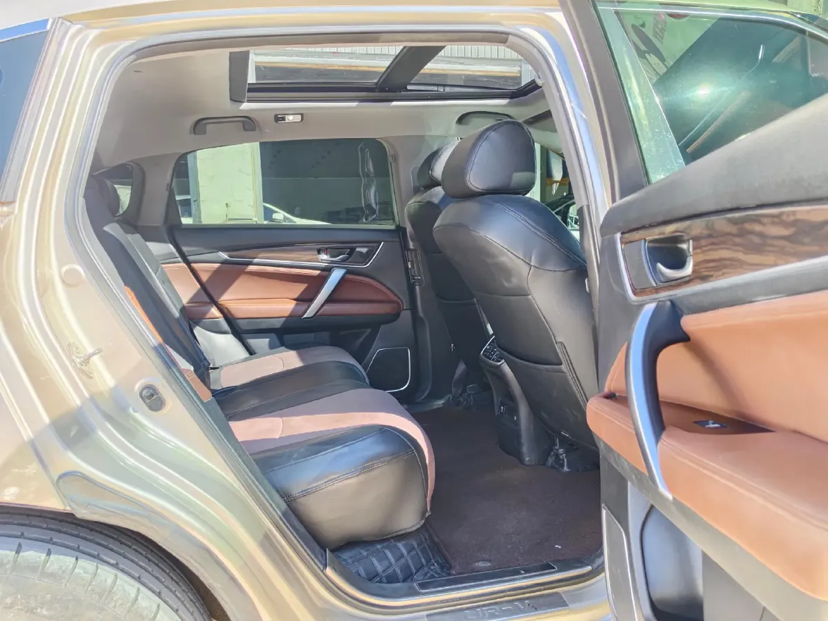 2017 Honda UR-V 2.0T 272HP L4 9AT,autocango,china used car exporter,china ev exporter,chinese used car exporter,chinese used ev exporter