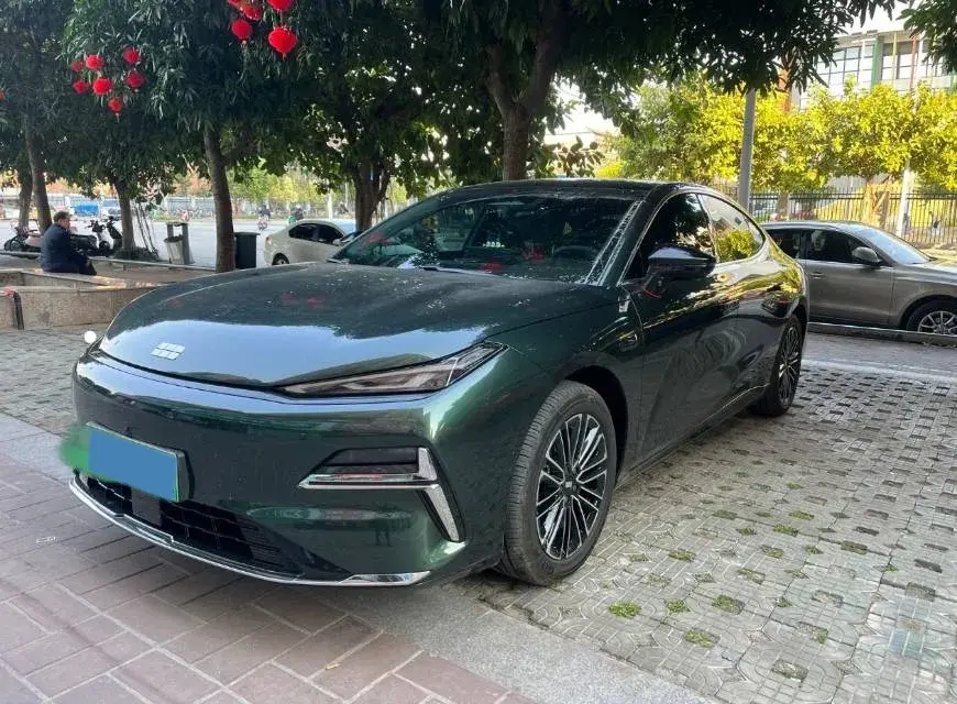 2025 Geely Galaxy Starshine 8 1.5L 112HP L4 1DHT PHEV