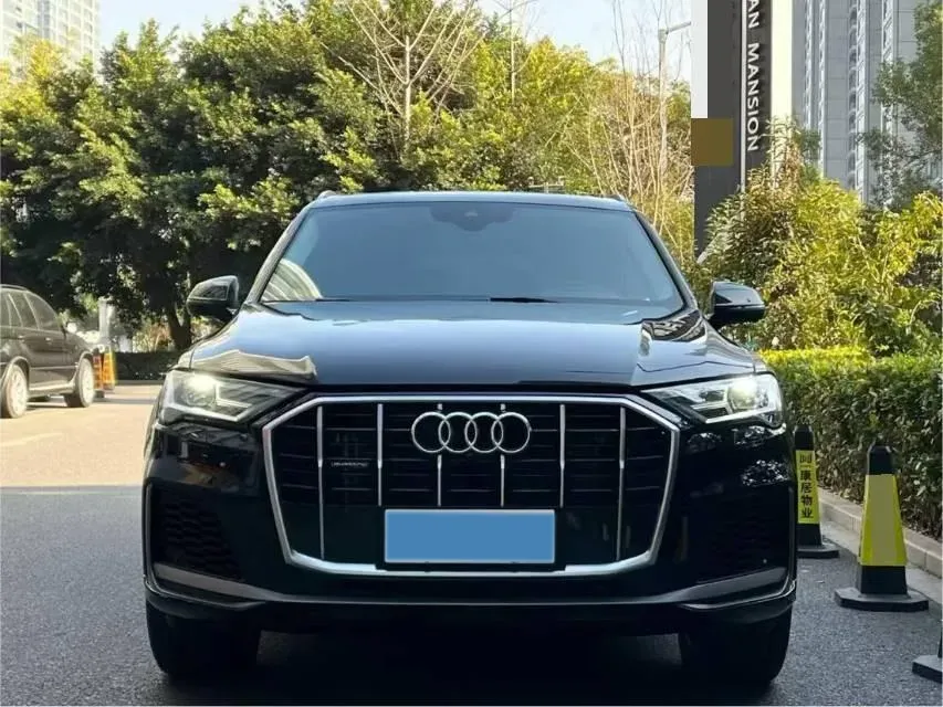 2022 Audi Q7 2.0T 245HP L4 8AT,autocango,china used car exporter,china ev exporter,chinese used car exporter,chinese used ev exporter