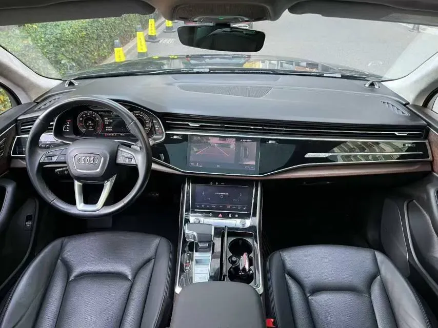 2022 Audi Q7 2.0T 245HP L4 8AT,autocango,china used car exporter,china ev exporter,chinese used car exporter,chinese used ev exporter