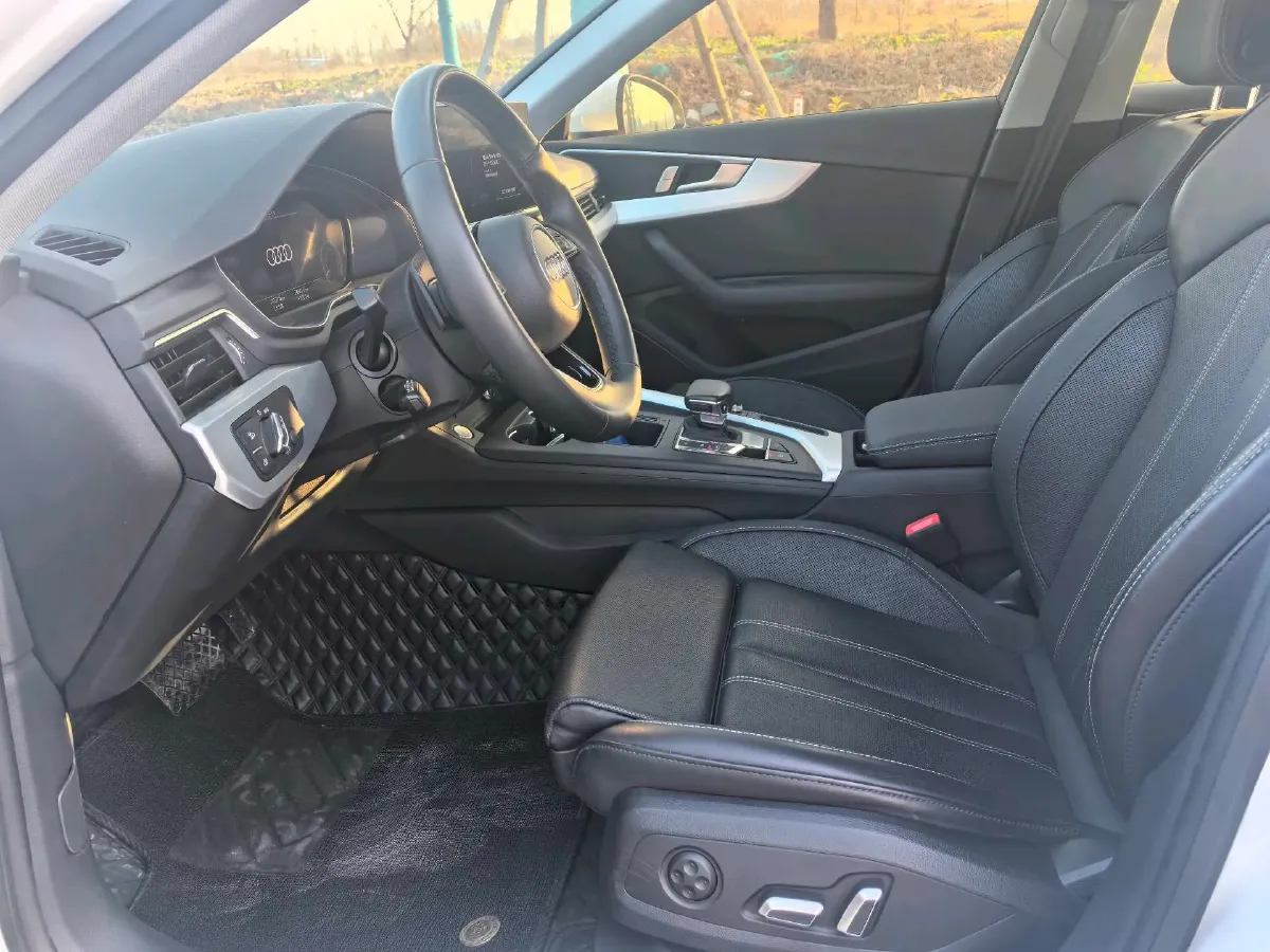 2024 Audi A4L 2.0T 190HP L4 7DCT,autocango,china used car exporter,china ev exporter,chinese used car exporter,chinese used ev exporter