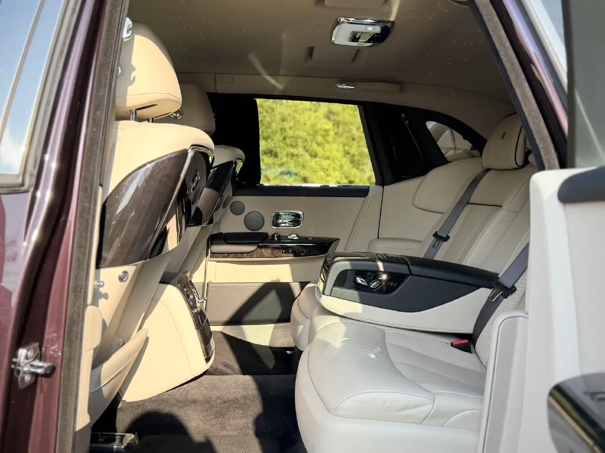 2018 Rolls-Royce Phantom 6.7T 571HP V12 8AT,autocango,china used car exporter,china ev exporter,chinese used car exporter,chinese used ev exporter