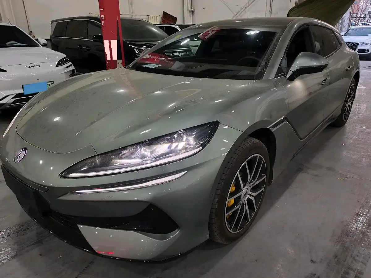 2024 Denza DenzaZ9GT 2.0T 207HP L4 E-CVT PHEV 38.5KWH