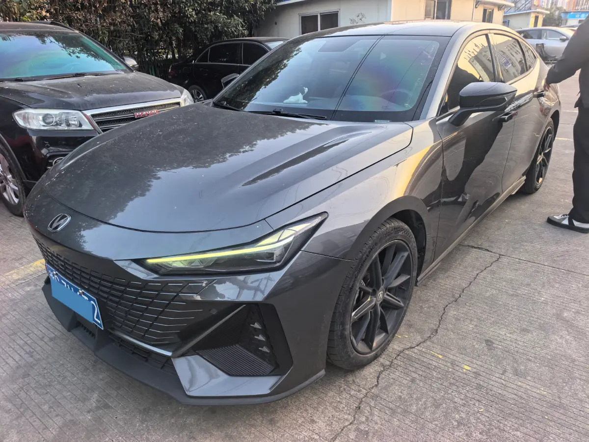 2022 ChangAn UNI-V 1.5T 188HP L4 7DCT