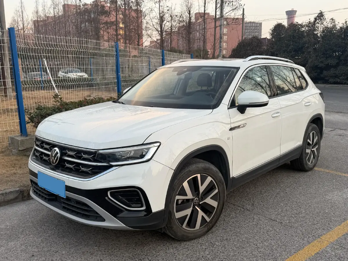 2023 Volkswagen Tayron 2.0T 186HP L4 7DCT