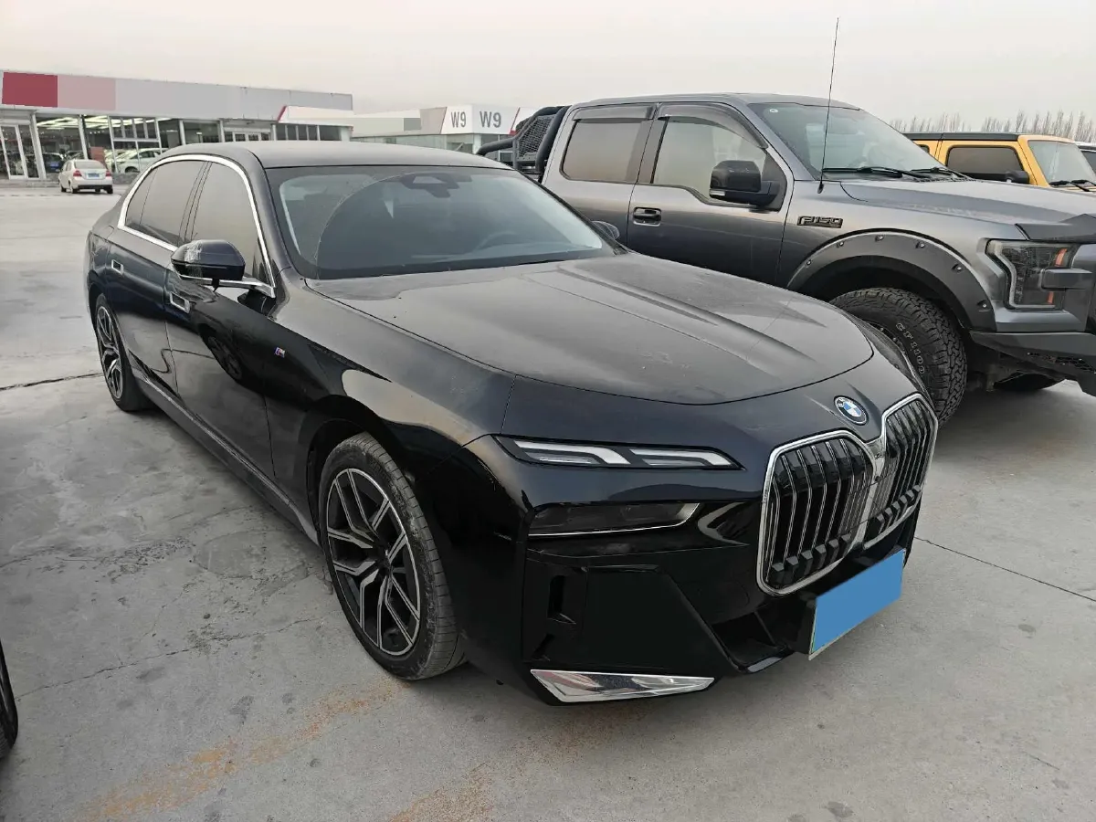 2023 BMW i7 BEV 101.7KWH,autocango,china used car exporter,china ev exporter,chinese used car exporter,chinese used ev exporter