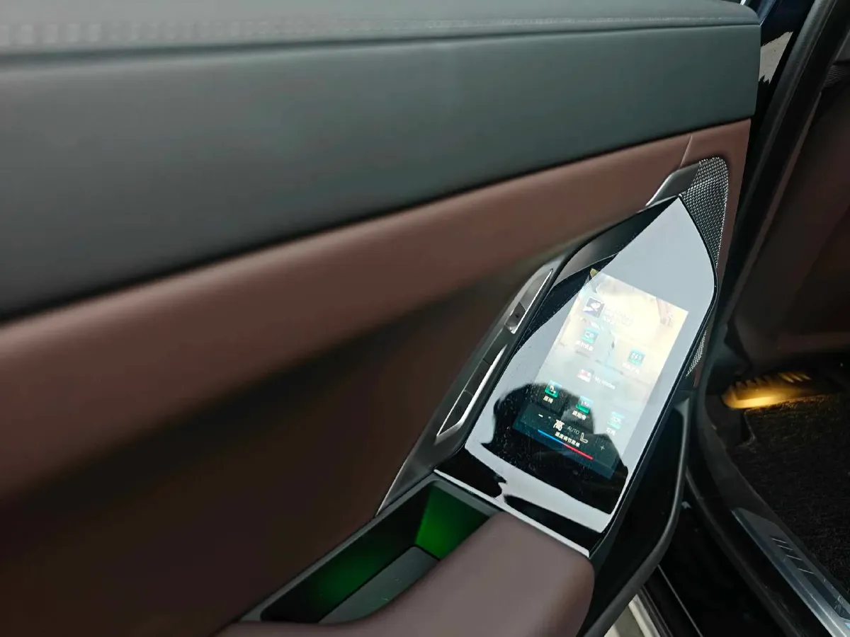 2023 BMW i7 BEV 101.7KWH,autocango,china used car exporter,china ev exporter,chinese used car exporter,chinese used ev exporter