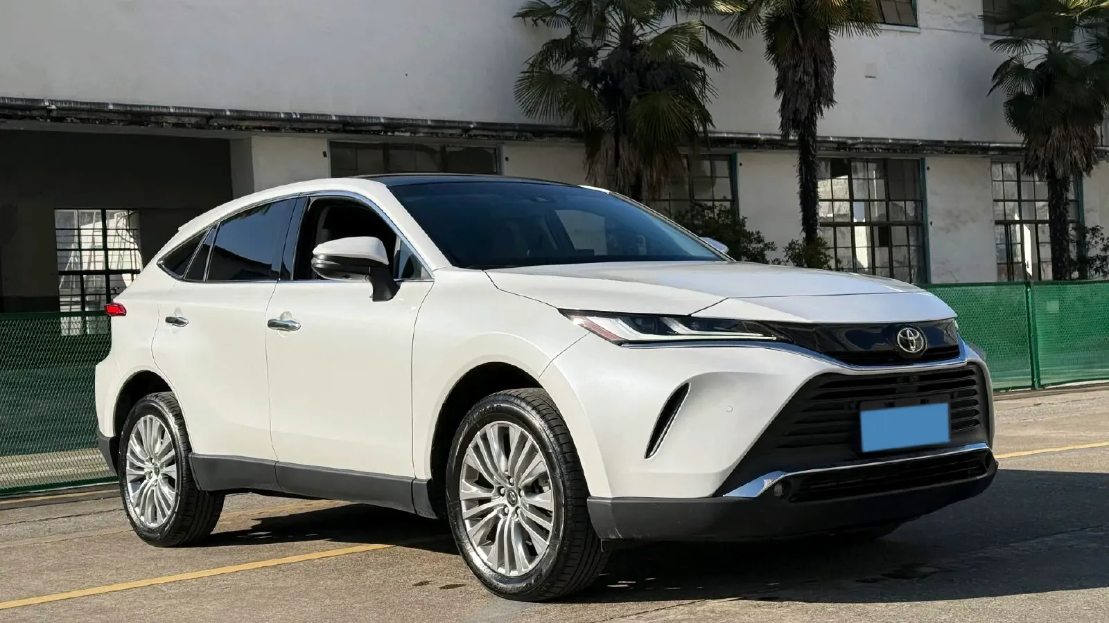 2023 Toyota Harrier 2.0L 171HP L4 CVT,autocango,china used car exporter,china ev exporter,chinese used car exporter,chinese used ev exporter