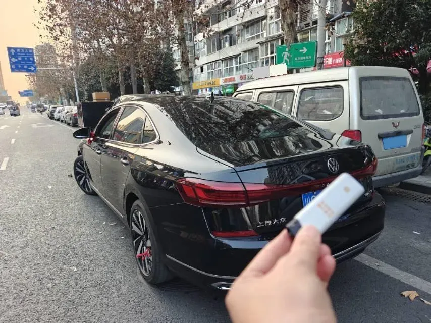 2025 Volkswagen Passat 2.0T 220HP L4 7DCT,autocango,china used car exporter,china ev exporter,chinese used car exporter,chinese used ev exporter