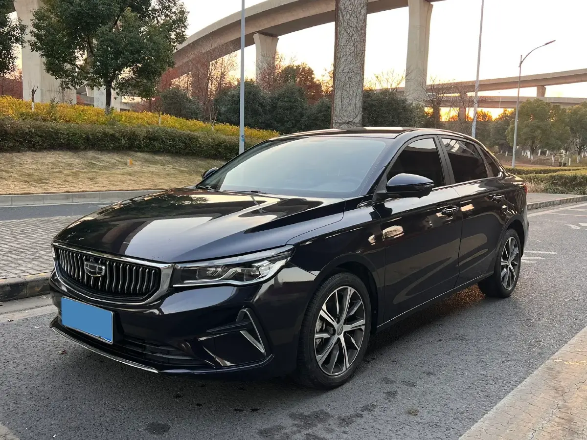 2022 Geely Emgrand 1.5L 114HP L4 CVT