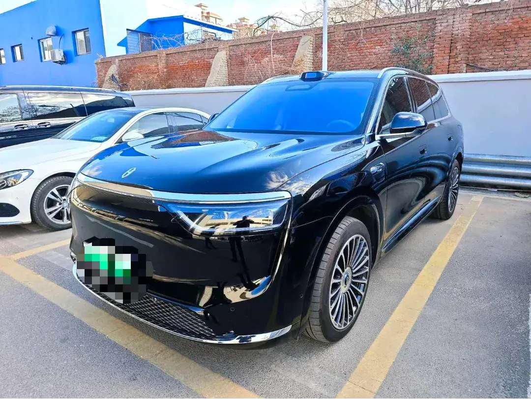 2025 AITO AITO M8 BEV