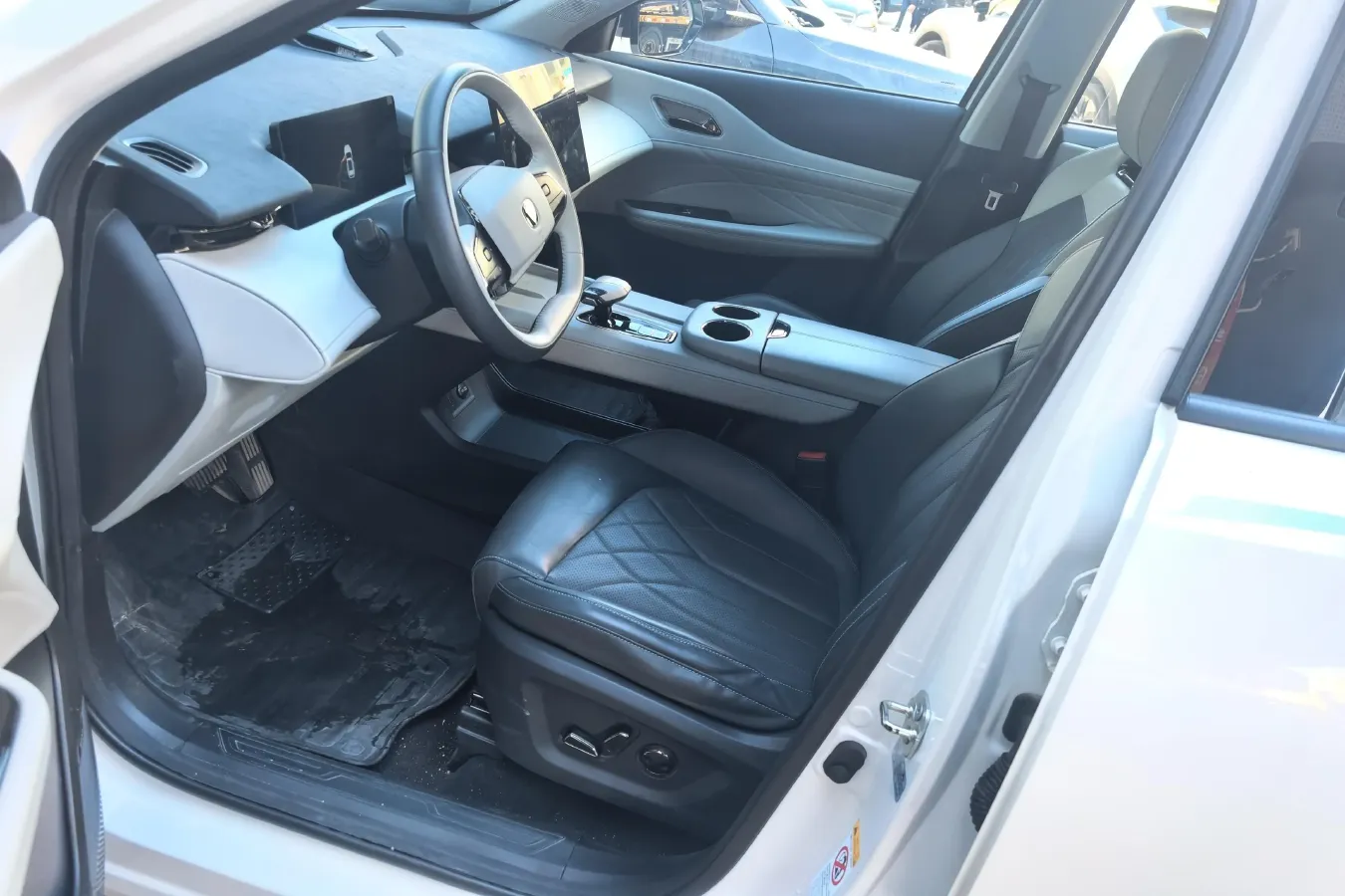 2024 ChangAn UNI-Z 1.5L 98HP L4 E-CVT PHEV 18.4KWH,autocango,china used car exporter,china ev exporter,chinese used car exporter,chinese used ev exporter