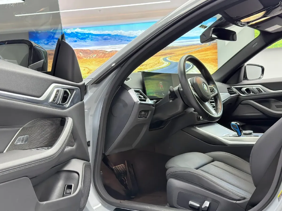 2023 BMW i4 BEV 83.9KWH,autocango,china used car exporter,china ev exporter,chinese used car exporter,chinese used ev exporter