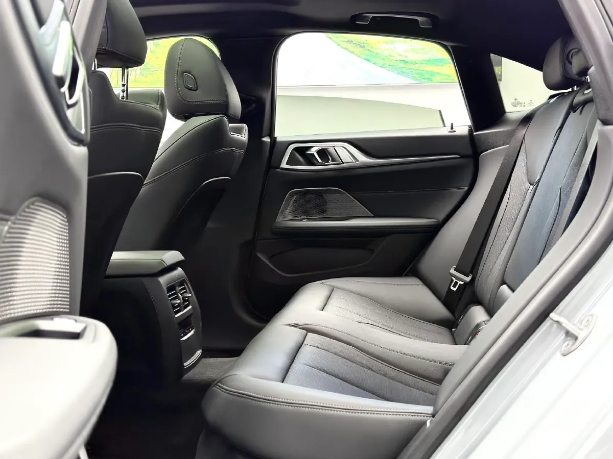 2023 BMW i4 BEV 83.9KWH,autocango,china used car exporter,china ev exporter,chinese used car exporter,chinese used ev exporter