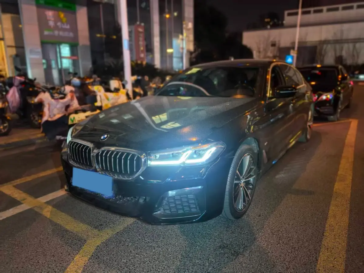 2022 BMW 5 Series 2.0T 252HP L4 8AT