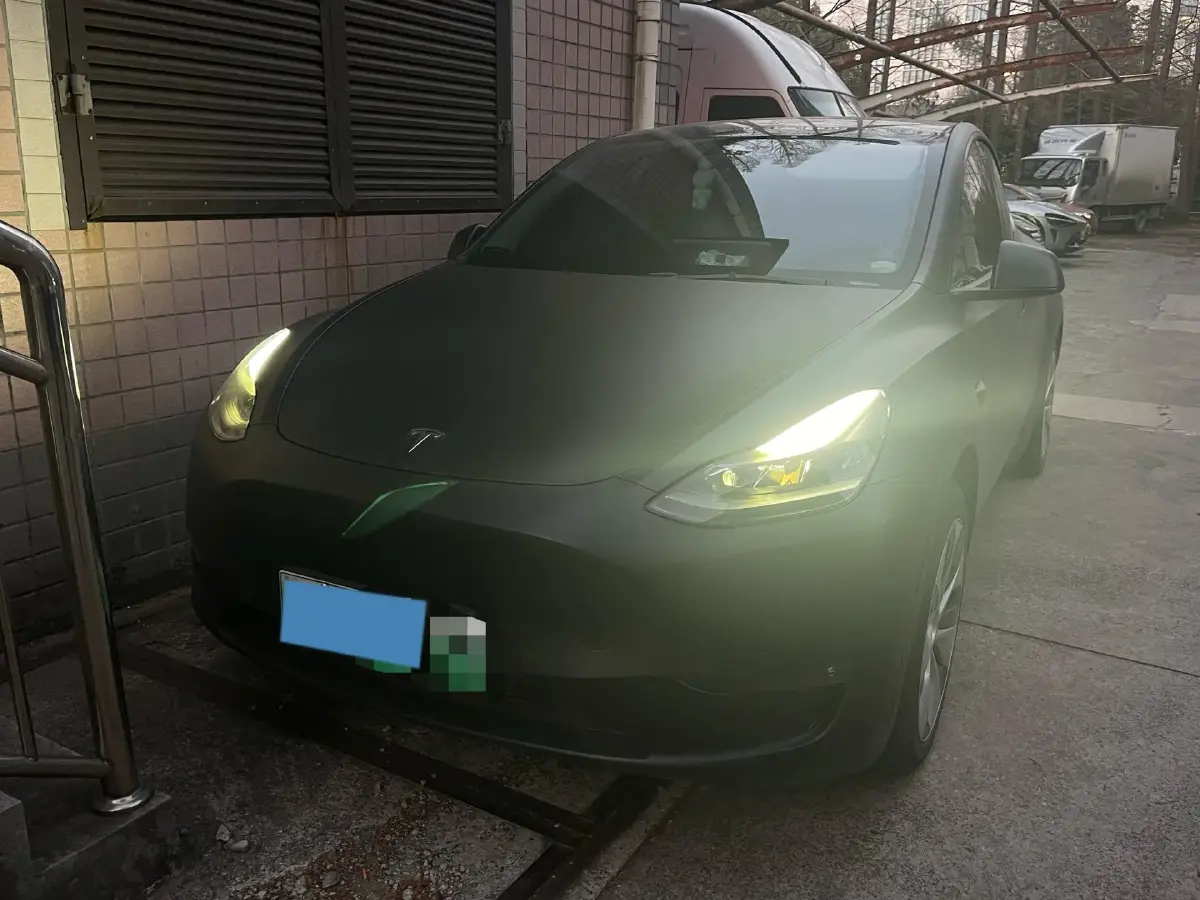 2021 Tesla Model Y BEV 60KWH