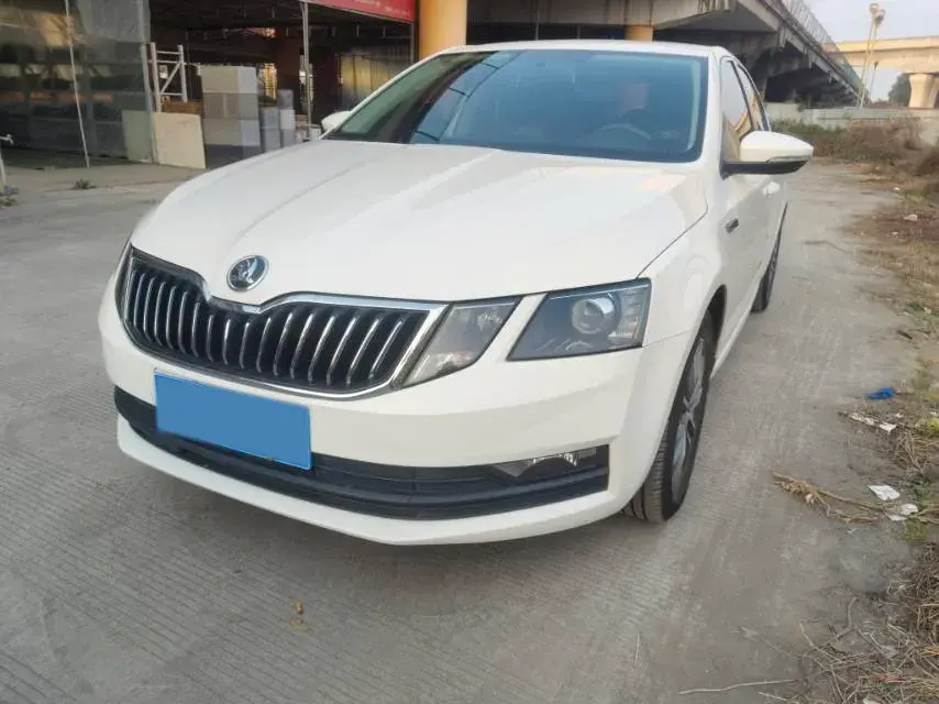 2018 Skoda Octavia 1.6L 110HP L4 5MT