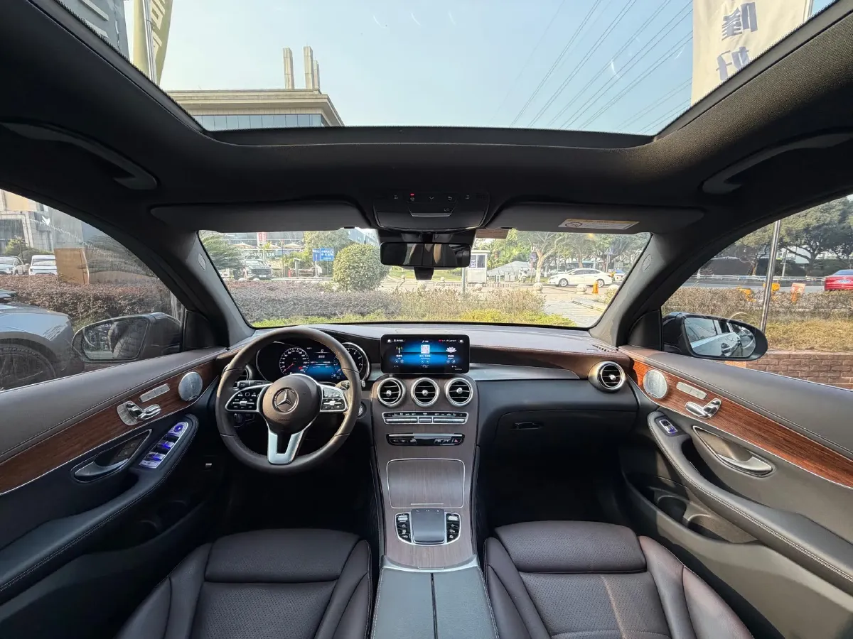 2021 Mercedes-Benz GLC Class 2.0T 258HP L4 9AT,autocango,china used car exporter,china ev exporter,chinese used car exporter,chinese used ev exporter